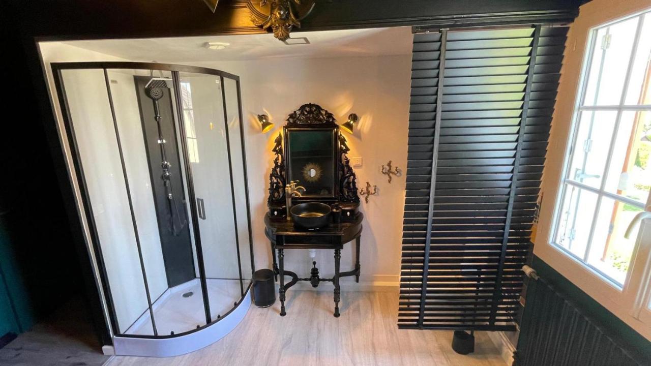 Les Nuits Victoriennes Bed & Breakfast Saint-Germain-du-Corbeis Exterior foto